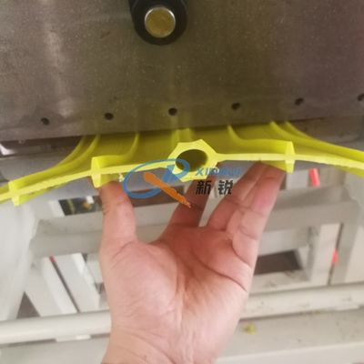 150kg / H 400mm Yumuşak PVC Plastik Fayans Yapma Makinesi