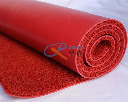 1220mm 300kg / H Köpük Arka Halı Yapma Makinesi